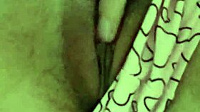 i rub my hairy pussy under the desk in class 😈