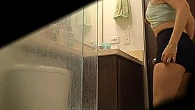 spying on sexy argentinian model milet peeing up her miniskirt outdoors 👀💦