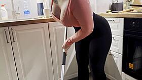 Blonde Leggings Cleaning Lady's Pussy Stuffed Creampie Explosion!