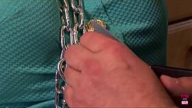 god i crave pounding this housewife doggy on the desk till she cums umm