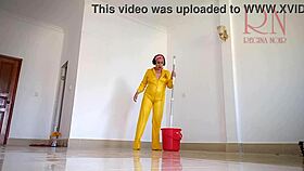 NAKED MAID WITHOUT PANTIES CLEANS OFFICE, SHOWING JUICY PUSSY LIPS!