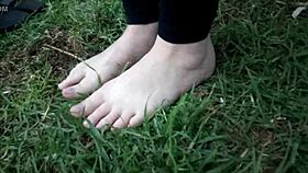 hey, check out this cute aus greek girl's sexy outdoor feet play 😍👣