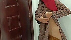 Desi woman removes shalwar seductively in front of lover