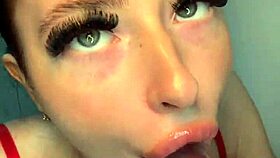 amateur slut fingers her wet pussy and squirts hard 💦🔥