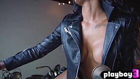 stunning black milf harley dean flaunts big ass n natural tits 😍🍑