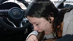 Heluvvkelo's sexy curvy ass receives the best sloppy head in car