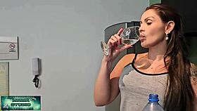 Hot Brazilian Milf Offers Anal Creampie Feast