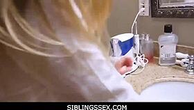 vienna rose GETS POUNDED in hot bedroom action