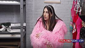 i shoplifted heels n ryan wrecked sofie reyez pussy seals good!