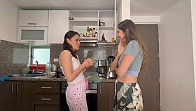 WATCH LATINA LESBIANS LICK PUSSIES IN DIVERTIDAS COMPILATION ORGASMS!