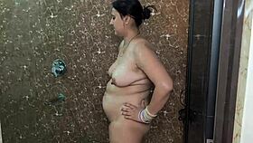 Beauty romances kitchen bathroom then beds hardcore bang