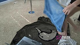 ever spied on elay smith's big silicone tits squirting live?