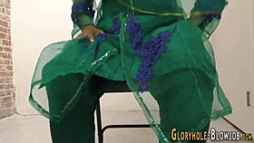 arab babe sucks black monster cock at gloryhole 😈🍆