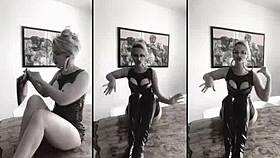 i'm the ultimate findom bitch dancing in latex goaldigger vibes 💸🖤