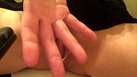 italian milf artemisia fingers wet pussy solo