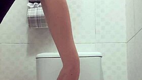 Watch this big ass babe squirt from dildo in bathroom
