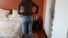 I love watching my cuckold husband's friend get hard from my big ass