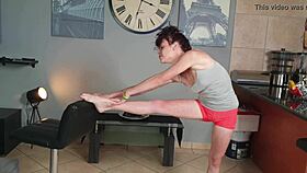 desperate yoga pants soaked in messy piss stretch