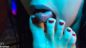 bisexual brunettes lick honey off choking feet in group