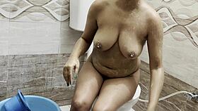 desi indian big boobs teaches naughty pussy play