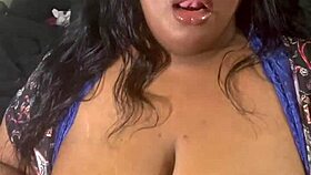 ava knightly poses with music