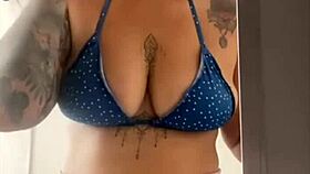 Exhibitionist flashes huge pussy all night wakes soaked