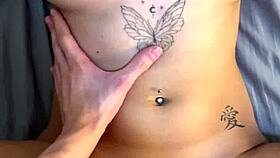 Chatting with amateur college girl casually 🎓😊