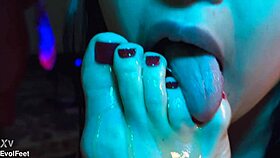 bisexual brunettes lick honey off choking feet in group