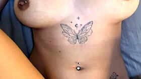 Chatting with amateur college girl casually 🎓😊