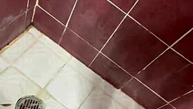 Sugar daddy asked, so i head to bathroom for naughty pee show 🚿💋