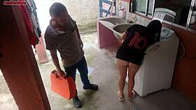 Housewife seduces repairman using her curves for machine fix