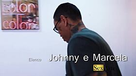 casal apaixonado se pegando na sala, curvy latina gemendo de prazer...