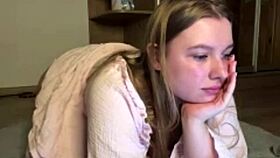 Jusielussie Begs for Hard Doggystyle Pounding on Her Big Ass