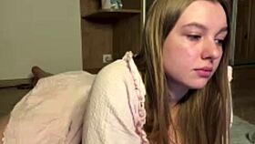 Jusielussie Begs for Hard Doggystyle Pounding on Her Big Ass
