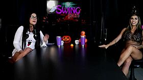 morena safada teases with sloppy boquete exhibitionism stripping bare flashing tits and pussy loving solo touch