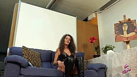 Hey Mavi, those leather toys make your pussy squirt hard?