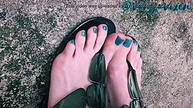 vanya vixen teases with her sexy tattooed feet and toes 😈👣