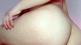 Colombian Latina Milf's Giant Cameltoe Pussy Masturbates In Leggings