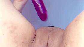 Colombian Latina Milf's Giant Cameltoe Pussy Masturbates In Leggings