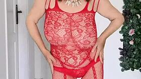 busty granny mariaold teases hairy pussy closeup in overalls