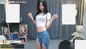 that korean girl dances so hot today you gotta see her moves