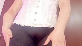 Colombian Latina Milf's Giant Cameltoe Pussy Masturbates In Leggings