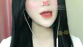 Sexy Korean Webcam Girl Delivers Steamy Blowjob Live
