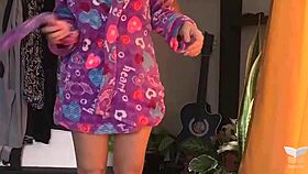 She hits morning orgasm riding before gym time hits