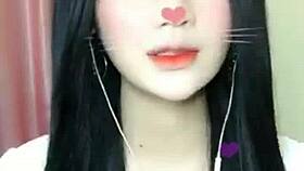 Sexy Korean Webcam Girl Delivers Steamy Blowjob Live