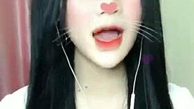 Sexy Korean Webcam Girl Delivers Steamy Blowjob Live