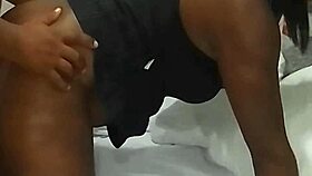 Comendo a buceta e gozando no cu