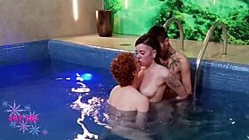 curvy slut takes double penetration raw