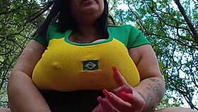 Bbw brasileira se masturba no parque with mary jhuana