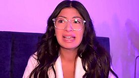 Sad guy gets some wet pussy therapy from a busty latina - cami strella